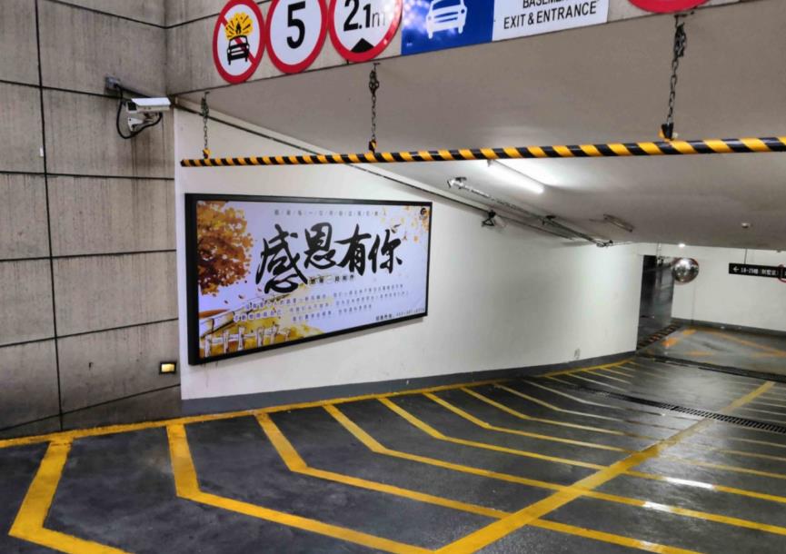 上海地库灯箱广告